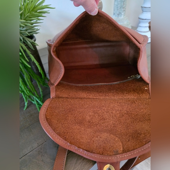 Vintage Coach Logan Crossbody/Shoulder Bag In Glovetanned British Tan Leather - Picture 11 of 14
